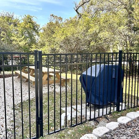 Luck & Laughter Villa Oak Island Exterior photo