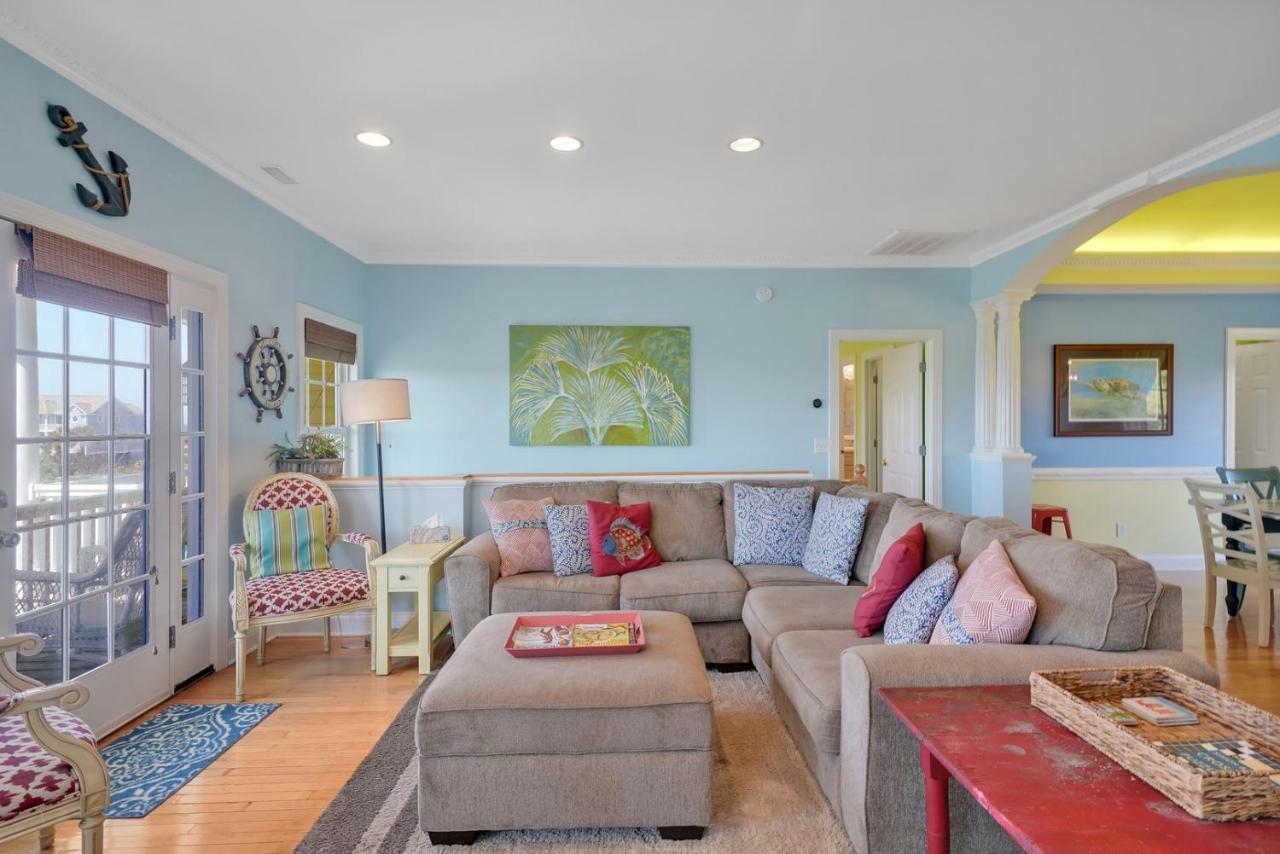Luck & Laughter Villa Oak Island Exterior photo