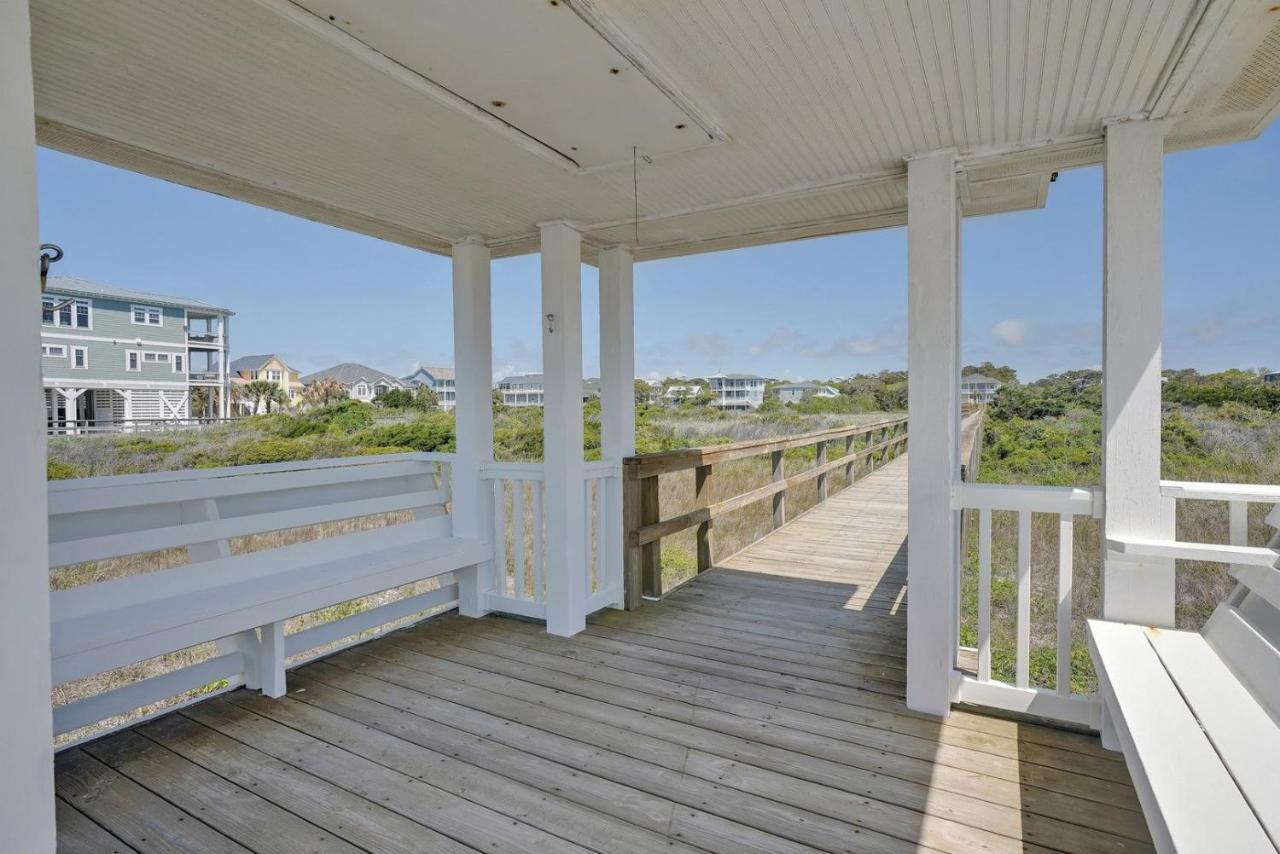 Luck & Laughter Villa Oak Island Exterior photo