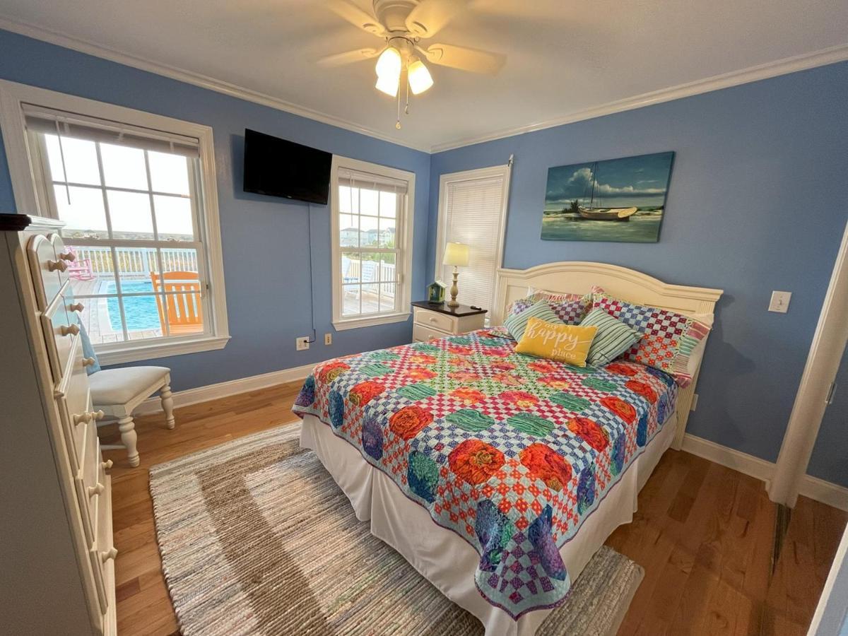 Luck & Laughter Villa Oak Island Exterior photo